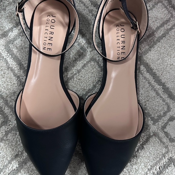 Journee collection Reba Women's Black flats - Picture 1 of 5